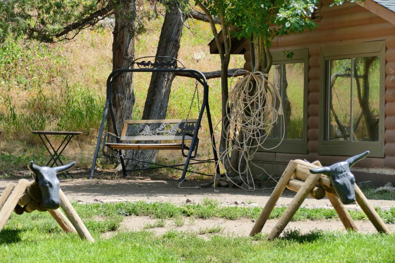 Bill Cody Ranch Hotell Exteriör bild