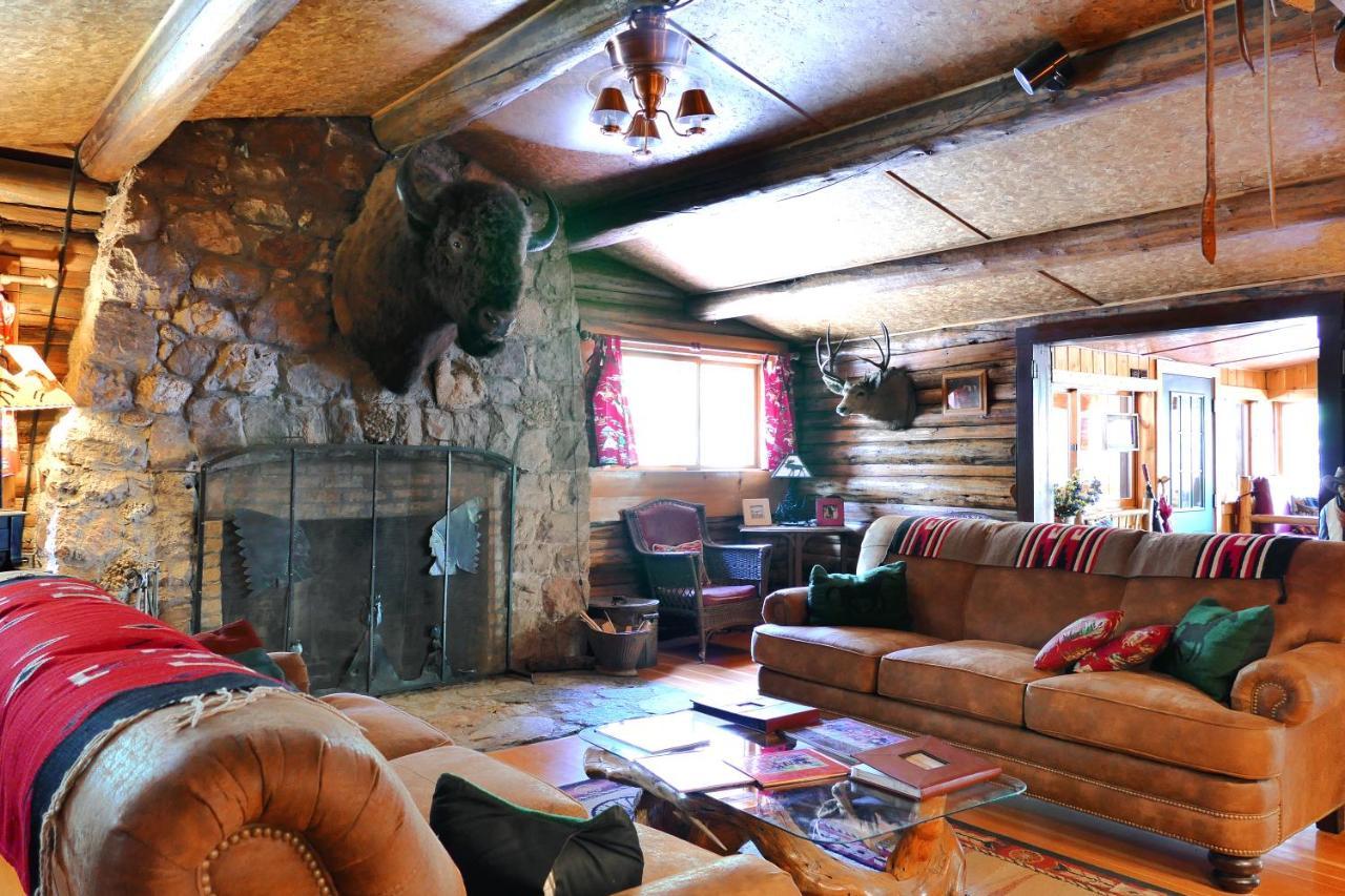 Bill Cody Ranch Hotell Exteriör bild