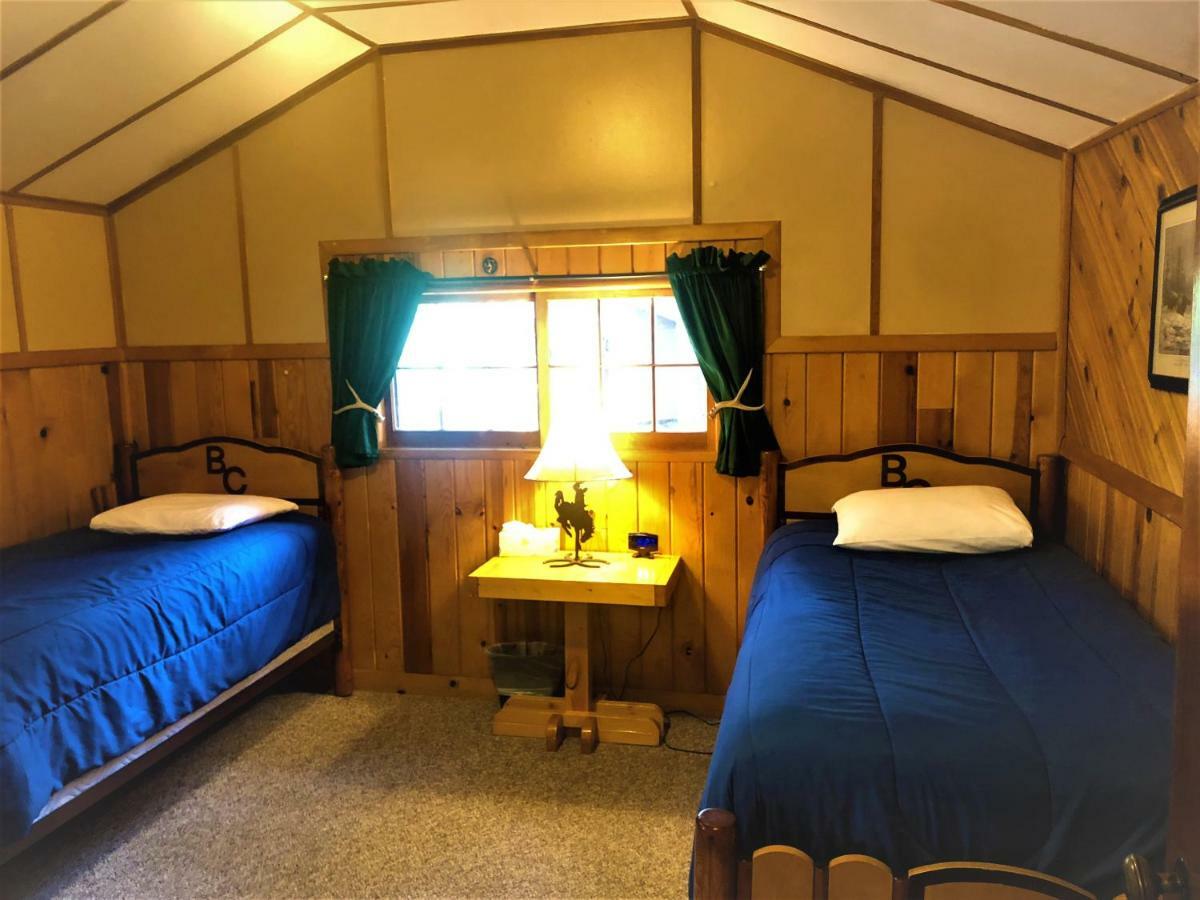 Bill Cody Ranch Hotell Exteriör bild